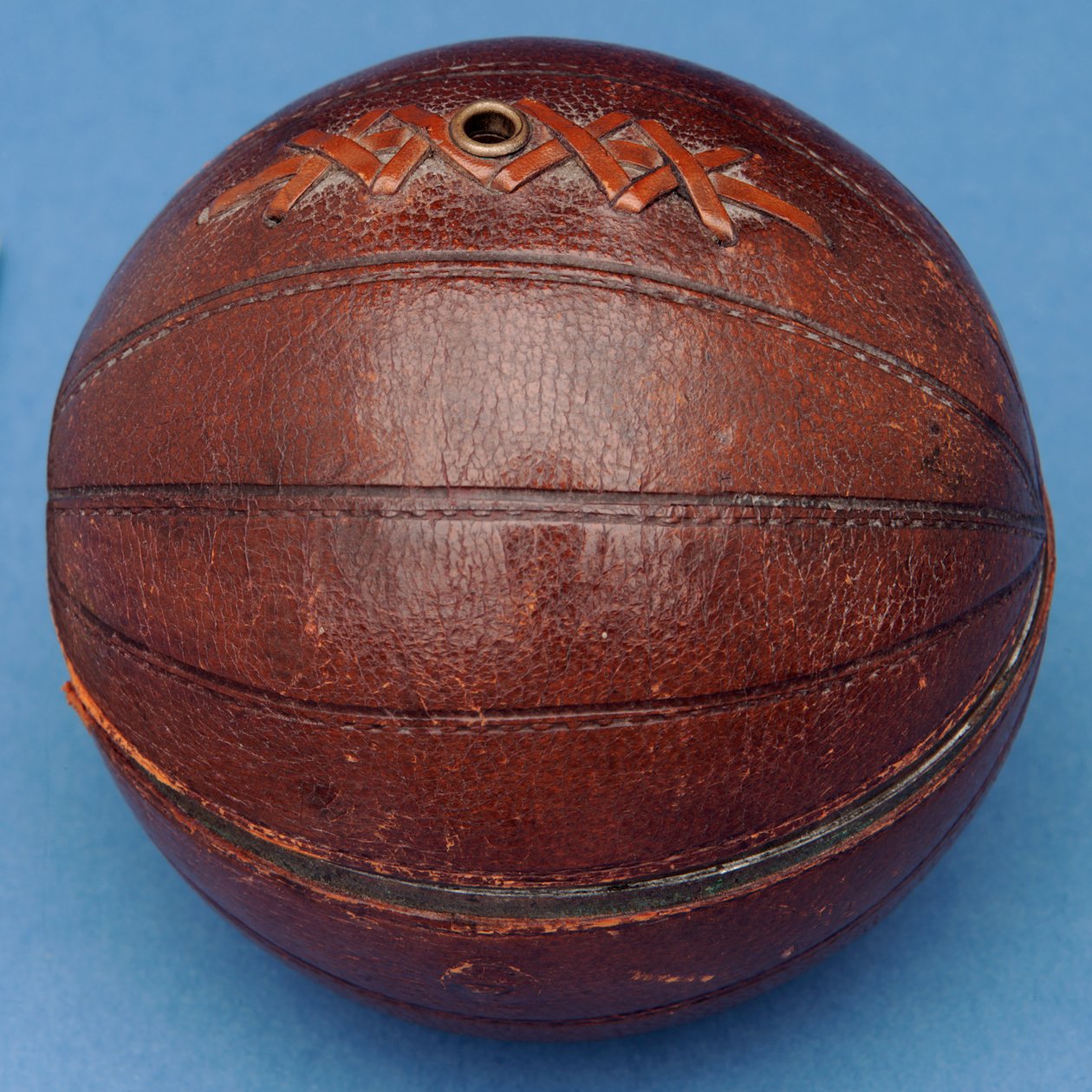 Dispenser di spago a forma di pallone da calcio da English School