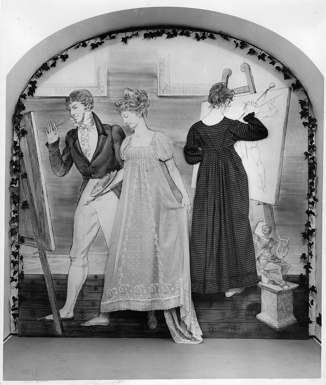 La lezione di pittura, parte di una mostra al Museo della Moda con due abiti da giorno, inizio XIX secolo da English School