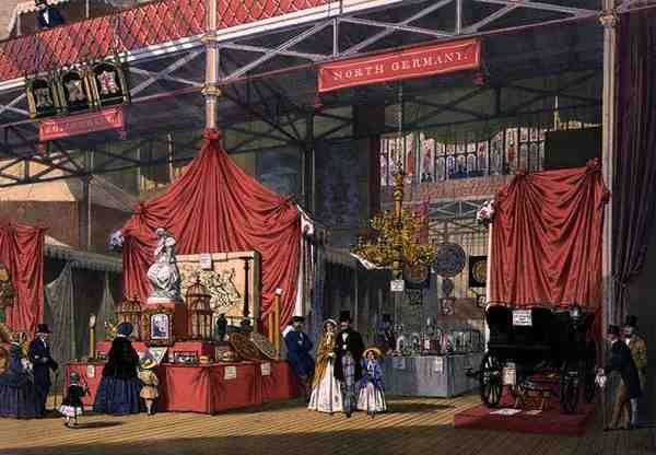 Vista dello stand degli strumenti musicali di Klier e Sons, nella sezione della Germania del Nord della Grande Esposizione del 1851, da 