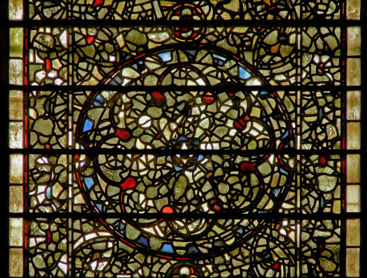 Vetrata delle Cinque Sorelle raffigurante grisaille da English School