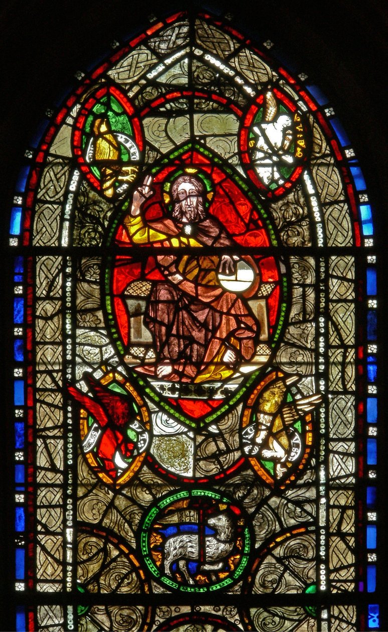 Finestra S che raffigura Cristo in Maestà circondato dai simboli degli Evangelisti da English School