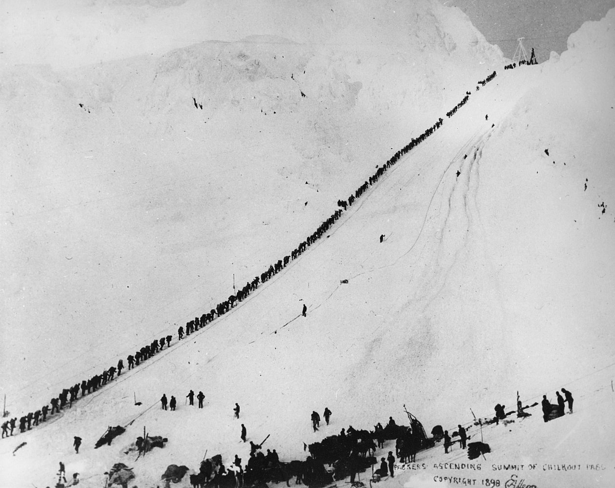 Portatori che ascendono il passo di Chilkoot da Eric A. Hegg