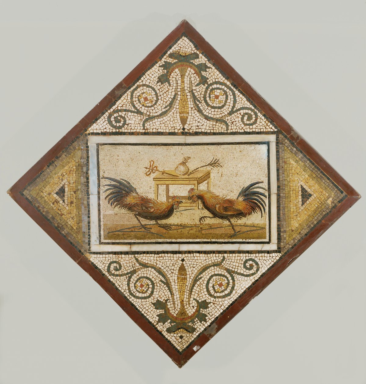 Cazzi che combattono davanti a una piccola mensa, un tavolo da Erich Lessing