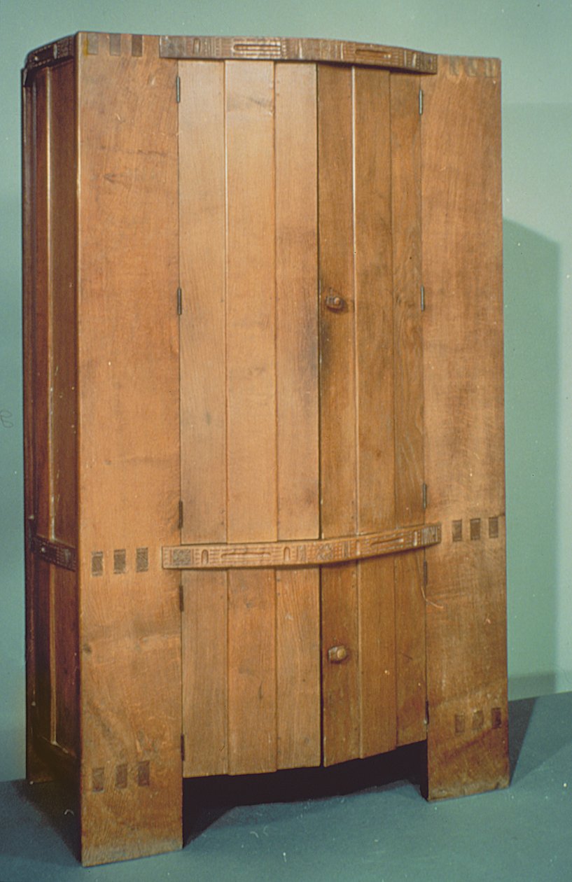 Guardaroba, c.1902 (quercia) da Ernest Barnsley