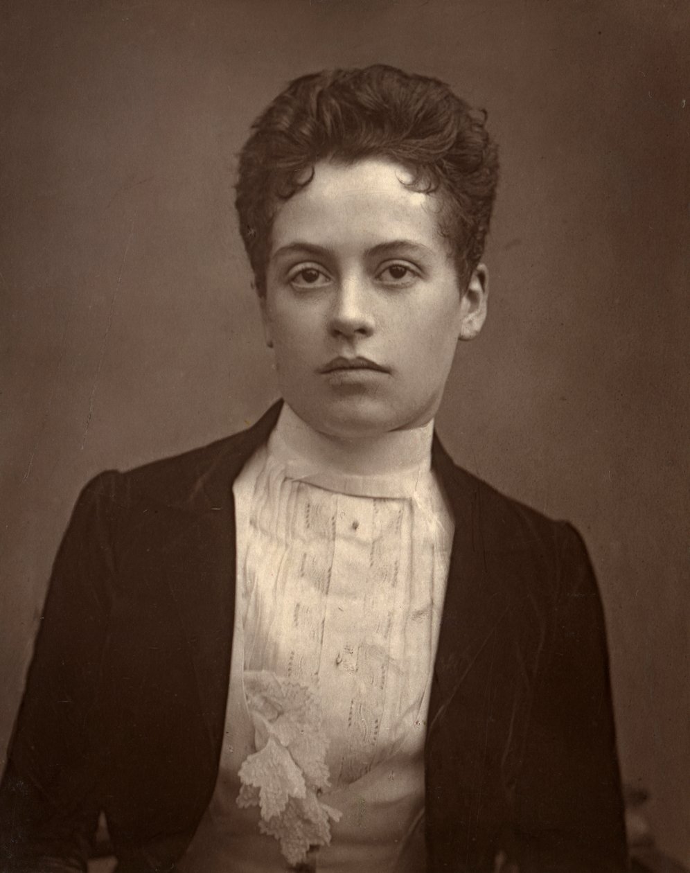 Clo Graves, autrice e drammaturga irlandese, 1888 da Ernest Barraud