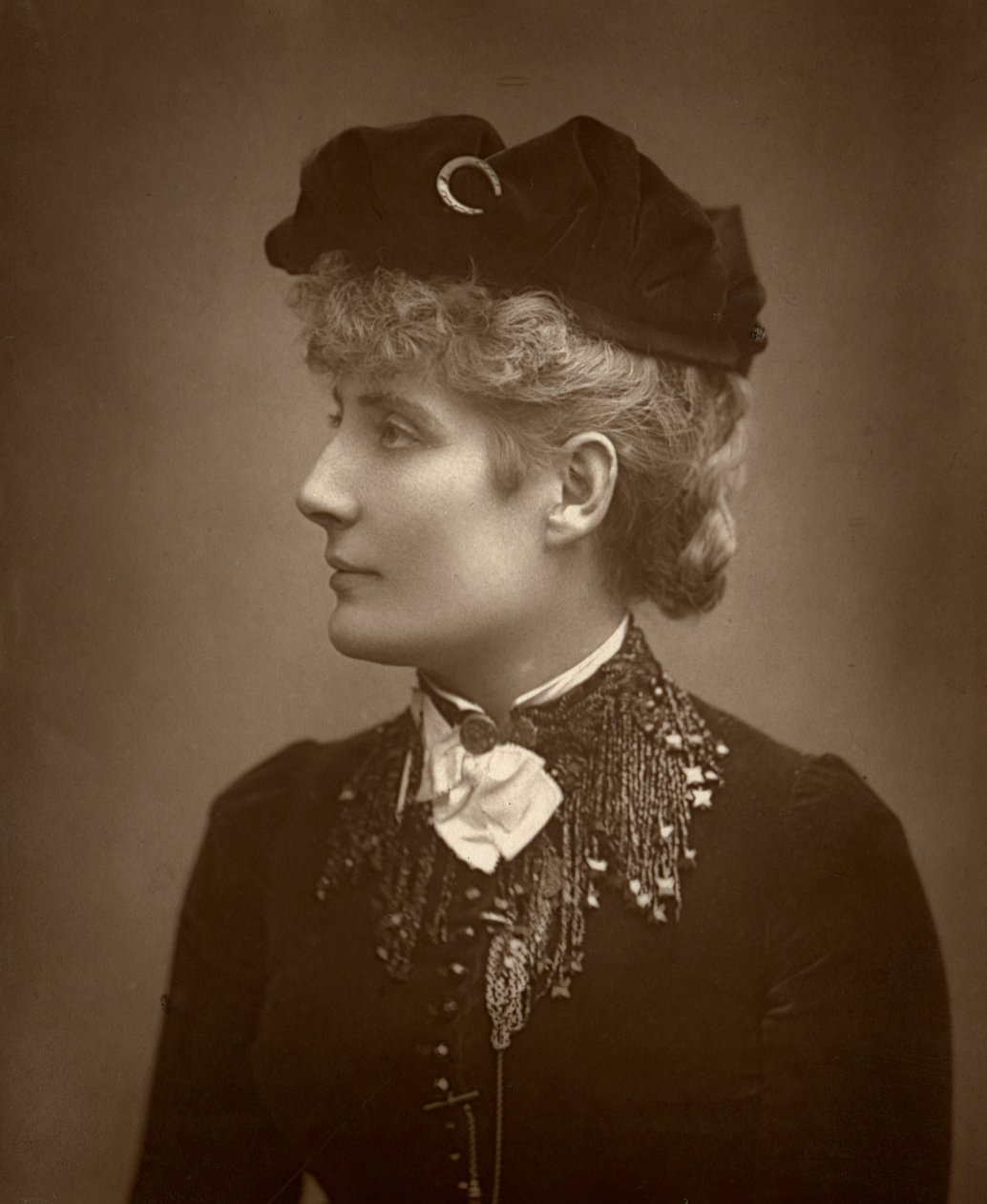 Harriett Jay, autrice e drammaturga britannica, 1888 da Ernest Barraud