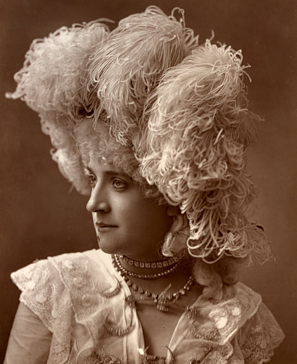 Miss Wadman, attrice britannica da Ernest Barraud
