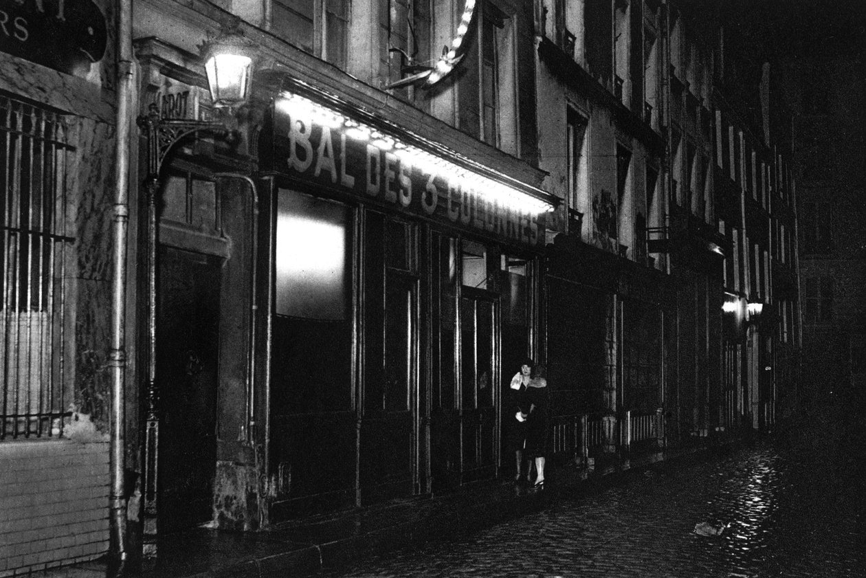 Ingresso di un bal-musette, Rue de Lappe, Parigi, 1931 da Ernest Flammarion