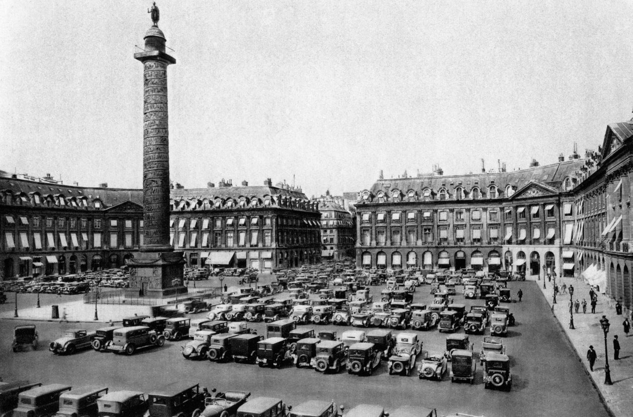 Place Vendome e la colonna eretta per le vittorie di Napoleone, Parigi, 1931 da Ernest Flammarion