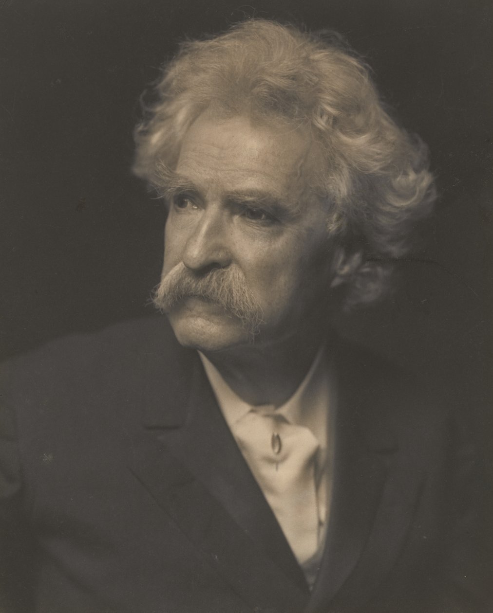 Mark Twain, 1907 circa (foto b/n) da Ernest Walter Histed