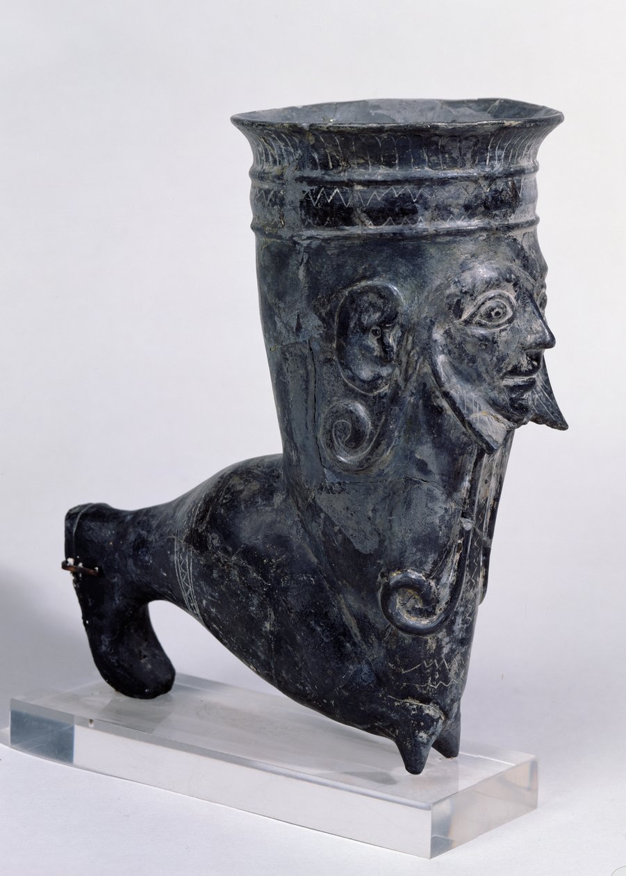 Vaso bucchero a forma di gamba con volto scolpito, periodo etrusco, seconda metà del VI secolo a.C. da Etruscan