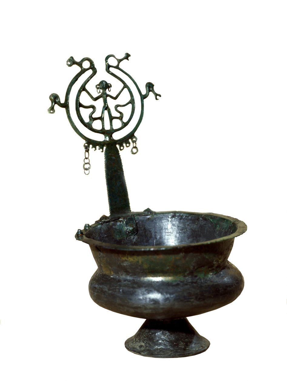 Coppa con manico decorativo e figura umana (bronzo) da Etruscan