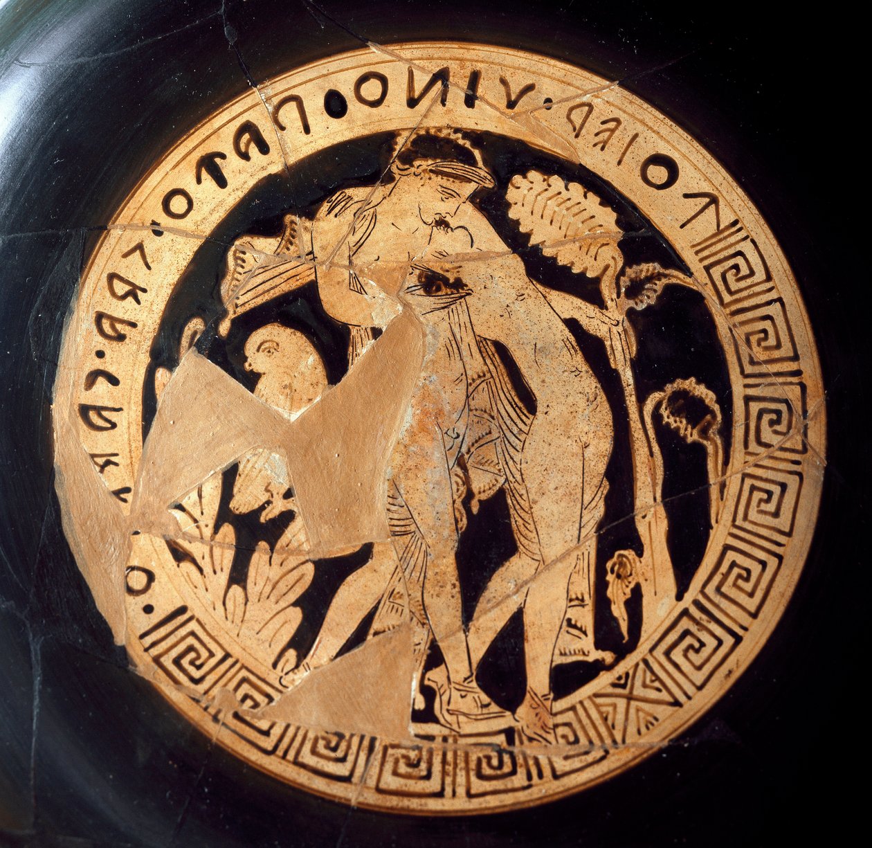 Antichità etrusca: (dettaglio) di un kylix che rappresenta Dioniso e Arianna. Da Falerii Veteres (Civita Castellana) VI secolo a.C. Roma, Museo Nazionale di Villa Giulia da Etruscan