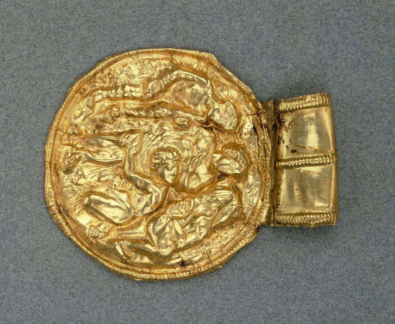 Pendente a bulla in rilievo da Etruscan