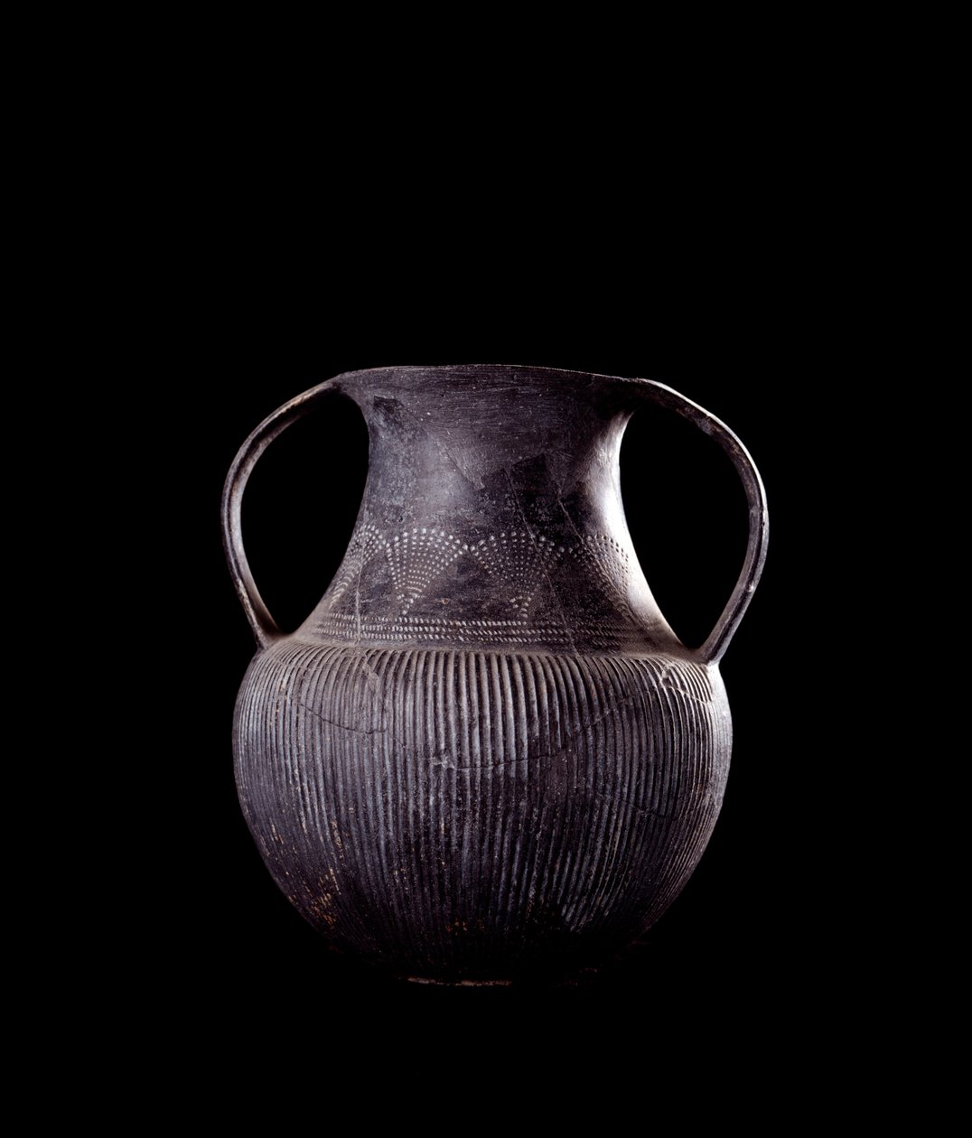 Civiltà etrusca: anfora in bucchero nero, da Veio, necropoli di Monte Michele, Italia - VII secolo a.C. da Etruscan