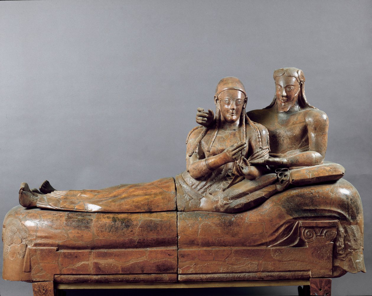 Le spose Gruppo scolpito (sarcofago in terracotta da Cerveteri. VI secolo a.C.) da Etruscan