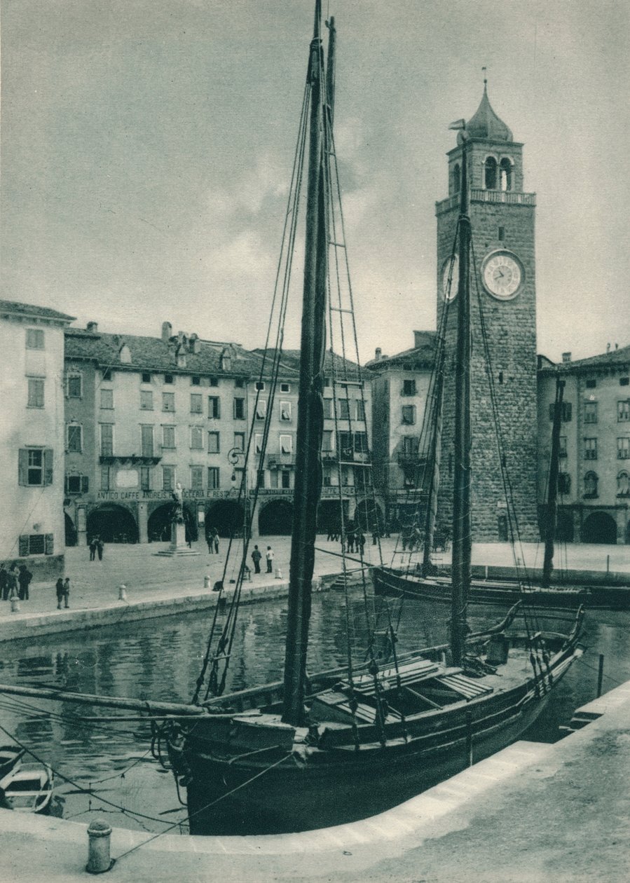 Porto e Torre Apponale, Riva del Garda, Italia, 1927 da Eugen Poppel