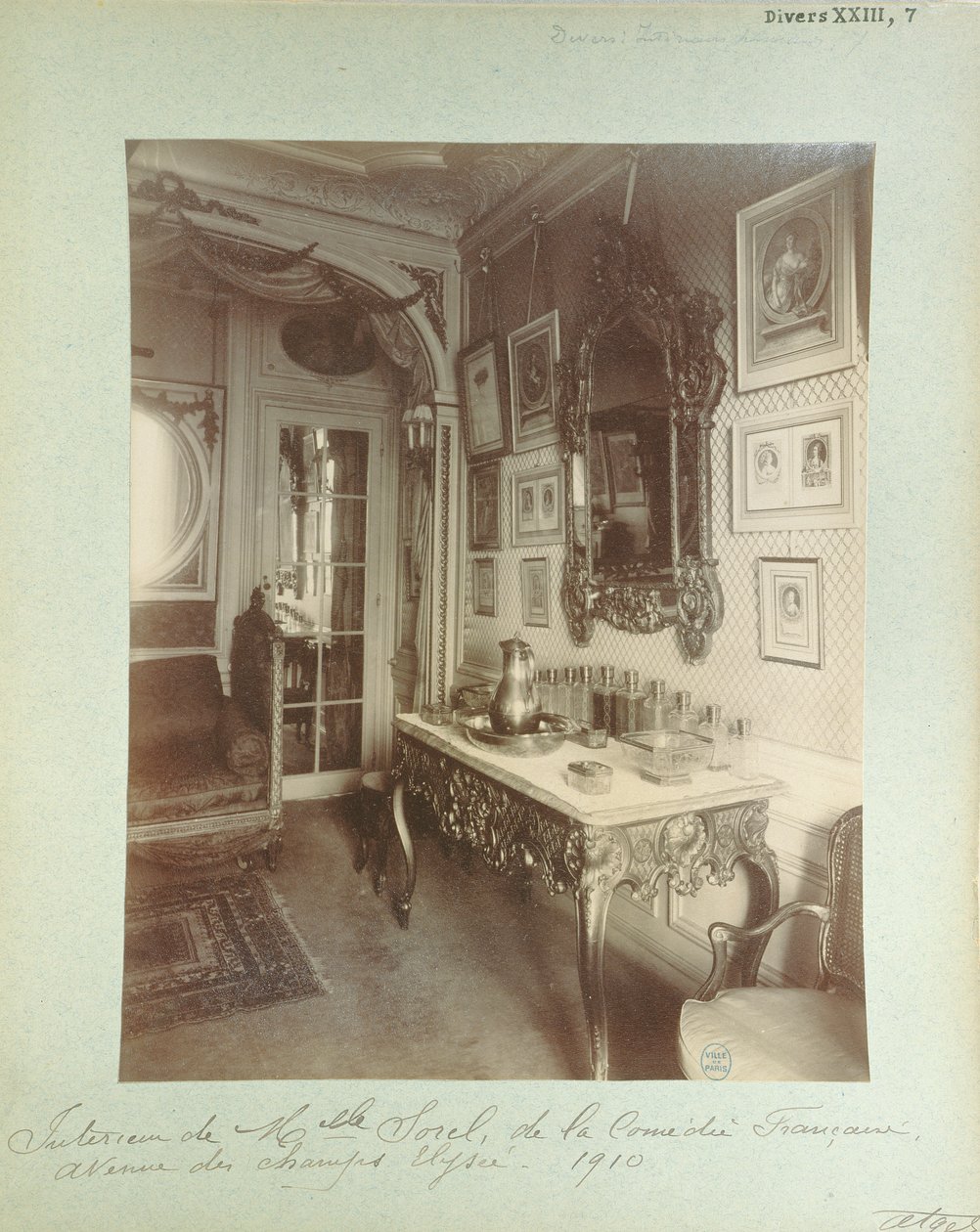 Interno della casa di Cecile Sorel al 99 Avenue des Champs Elysees, 1910 da Eugène Atget