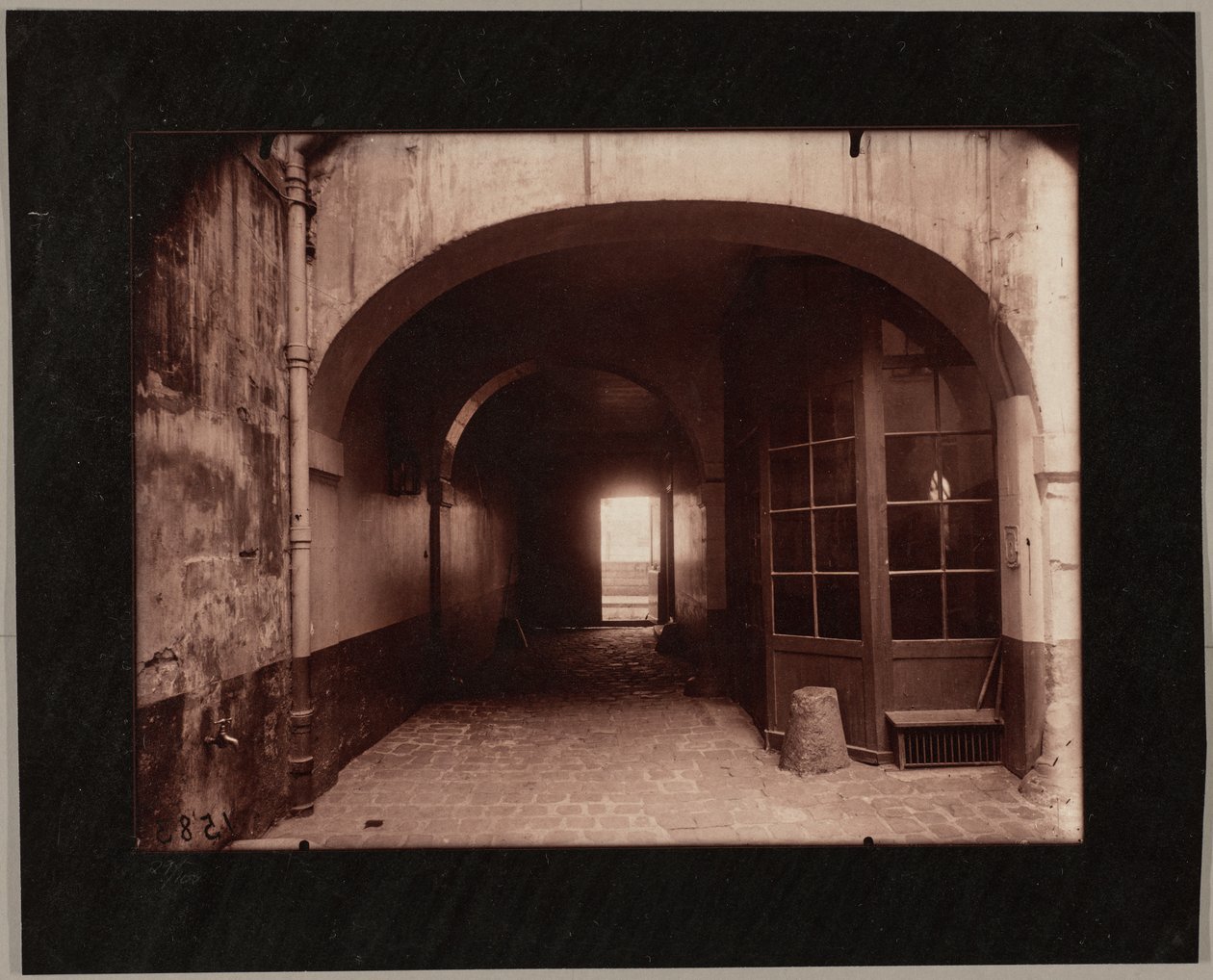 Antico Hôtel Gaillardon, cortile, 27 quai d