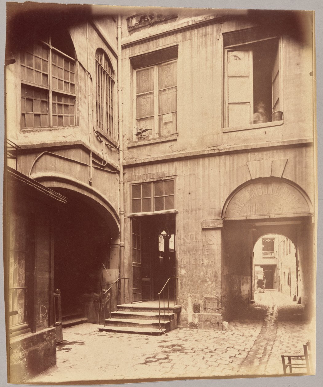 Château Rouge, rue Galande da Eugène Atget