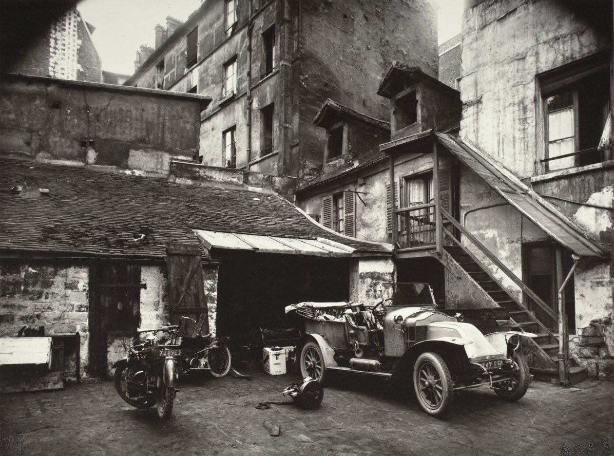 Cortile, Rue de Valence da Eugène Atget