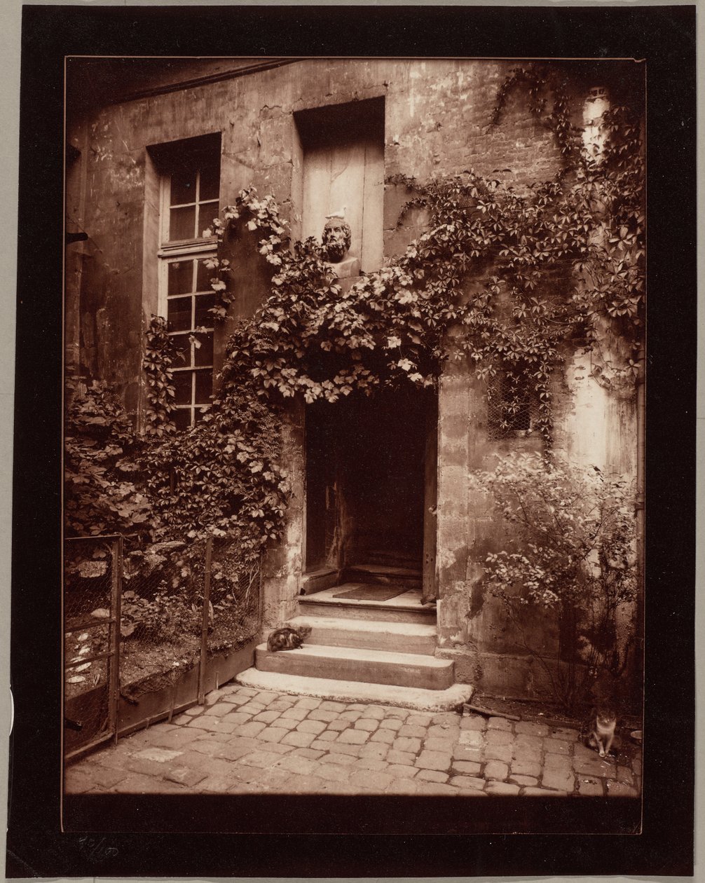 Cortile a Rouen da Eugène Atget