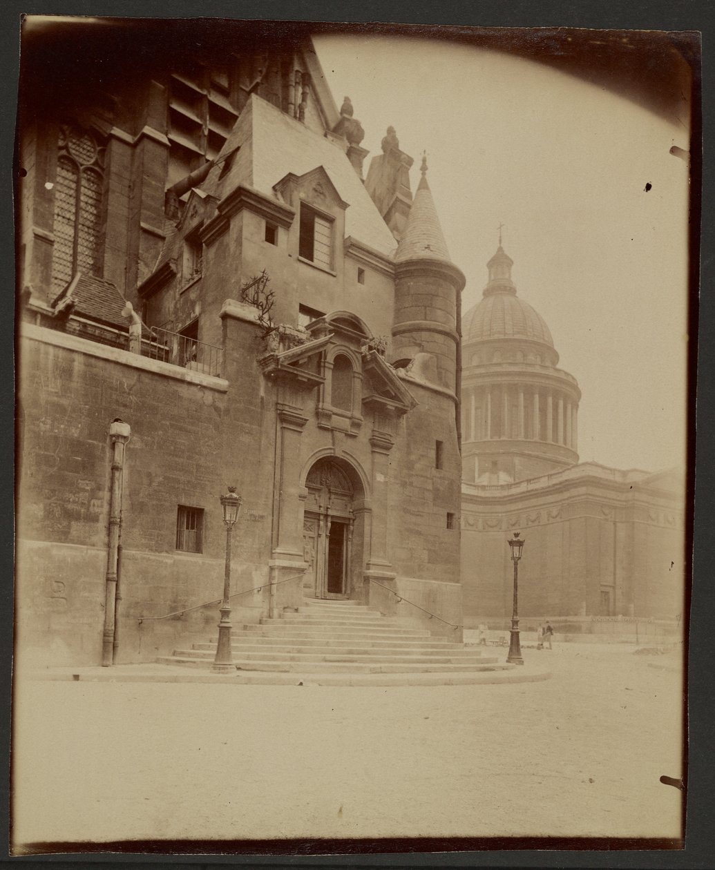 [Chiesa di Saint-Étienne-du-Mont e Panthéon] da Eugène Atget