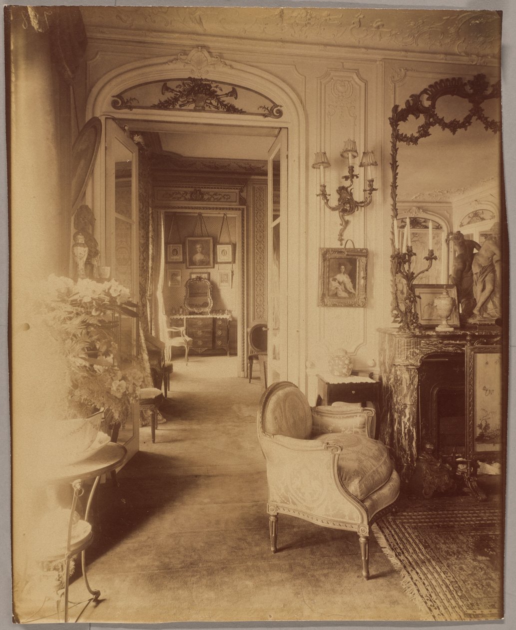 Interno di Mlle Sorel, della Comédie-Française, avenue des Champs-Élysées da Eugène Atget