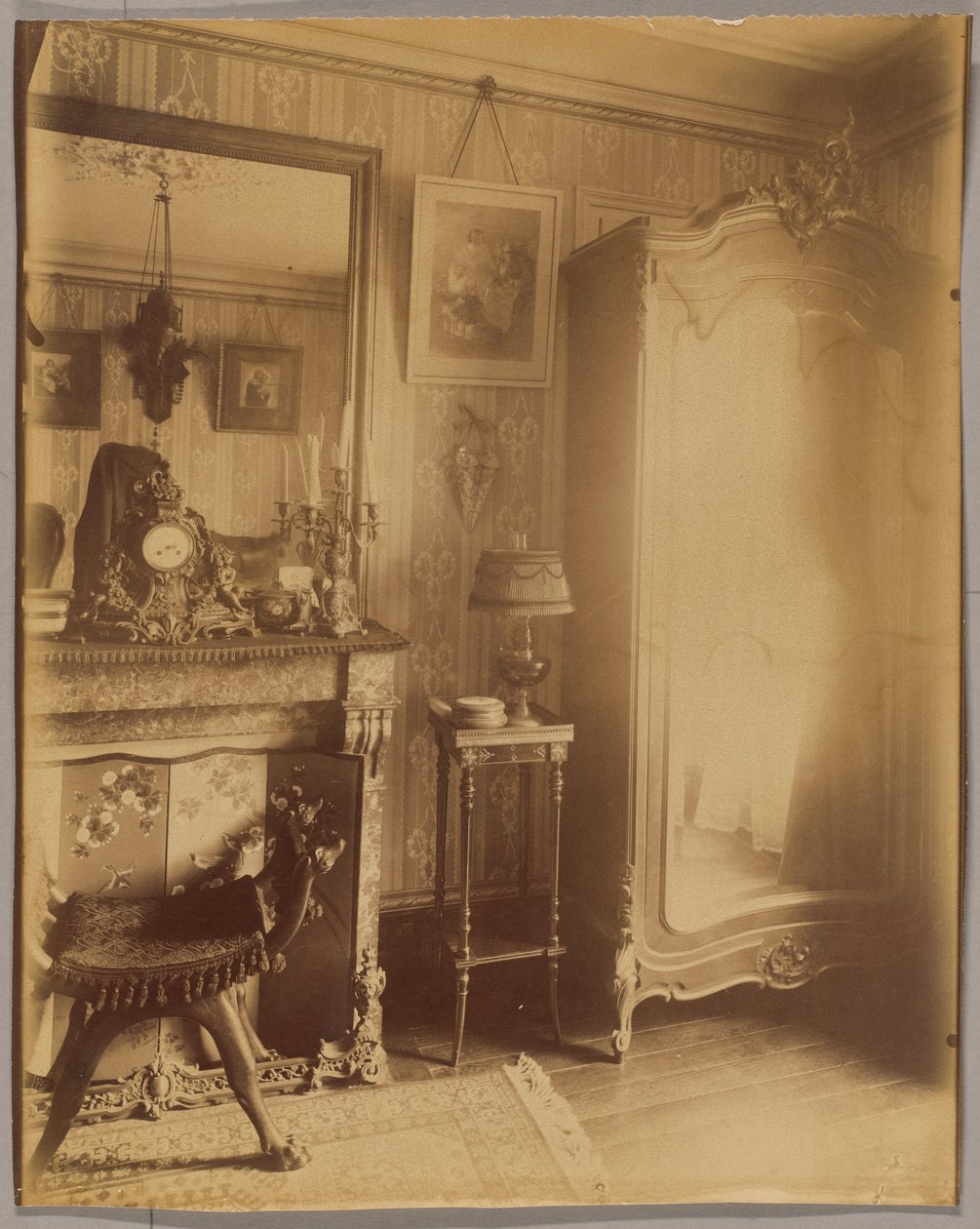 Innenraum von Frau D., kleine Rentnerin, Boulevard du Port-Royal da Eugène Atget