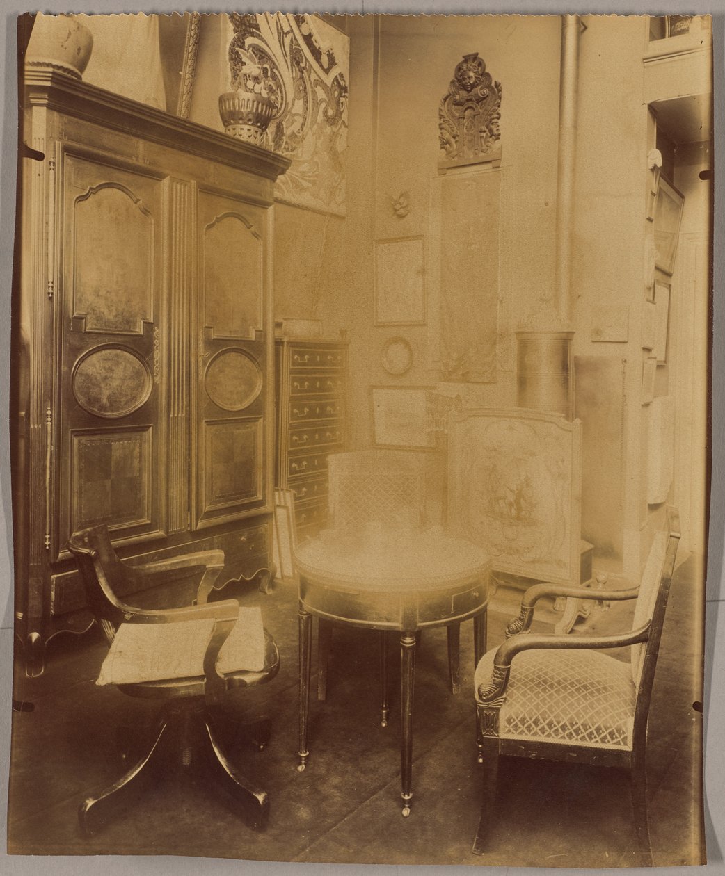 Innenraum von Herrn C., Dekorateur Wohnungen, Rue du Montparnasse da Eugène Atget