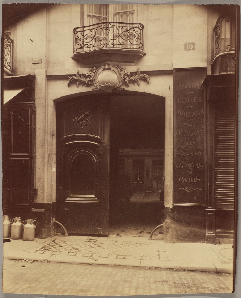 Casa, 10 rue du Petit-Pont, demolita da Eugène Atget