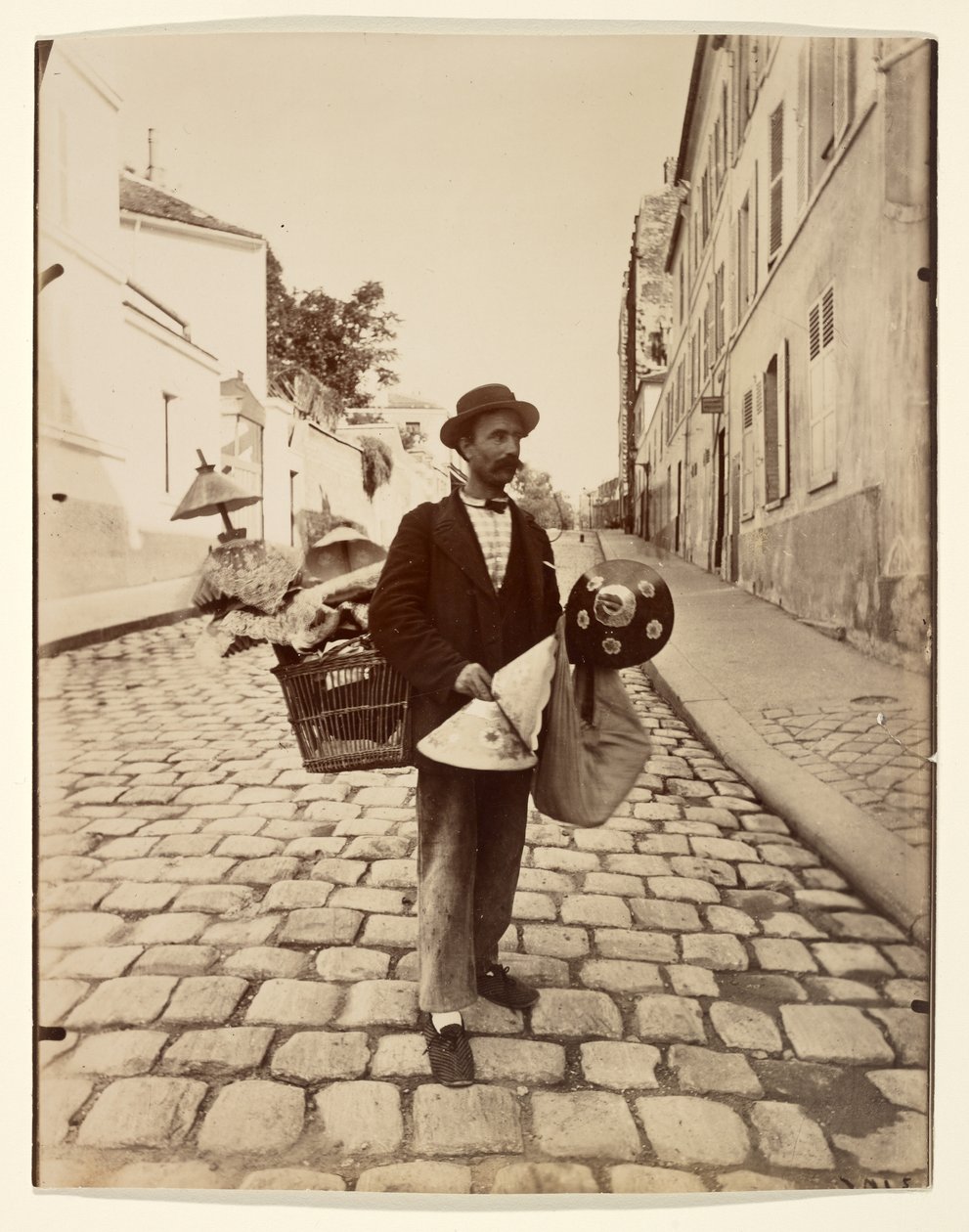 Venditore di paralumi da Eugène Atget