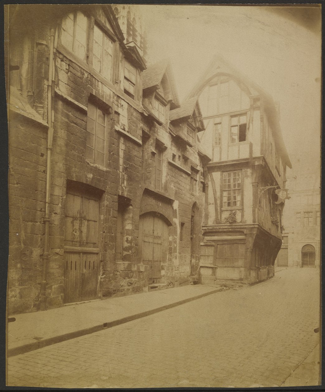 Rouen, casa in rue Saint-Romain da Eugène Atget