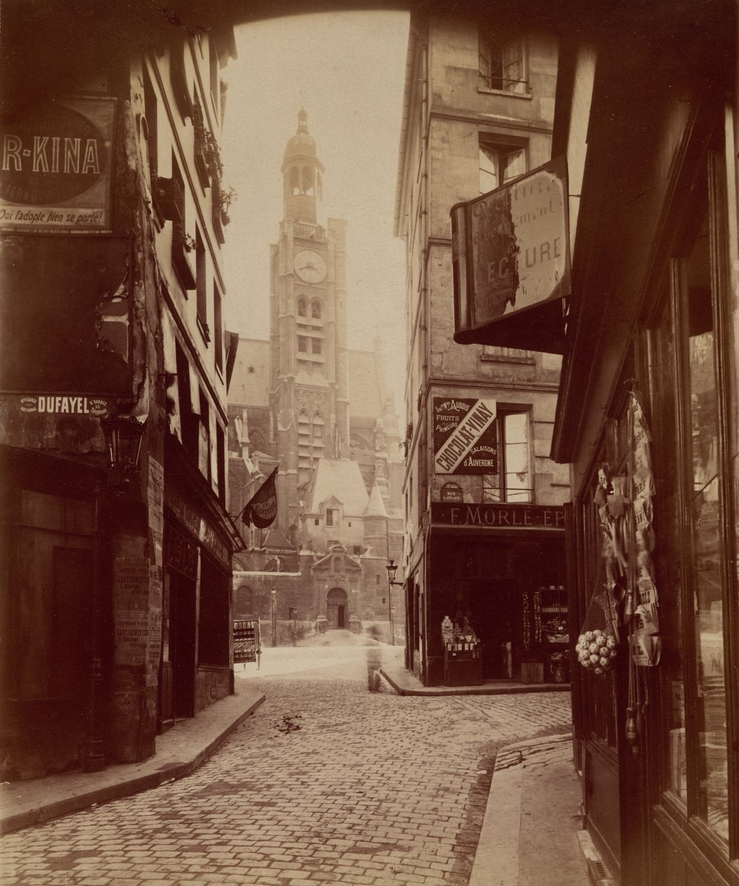 St. Etienne du Mont, rue de la Montagne Sainte Genevi√®ve (St. √âtienne du Mont, via Montagne Sainte Genevi√®ve),1898 (foto) da Eugène Atget