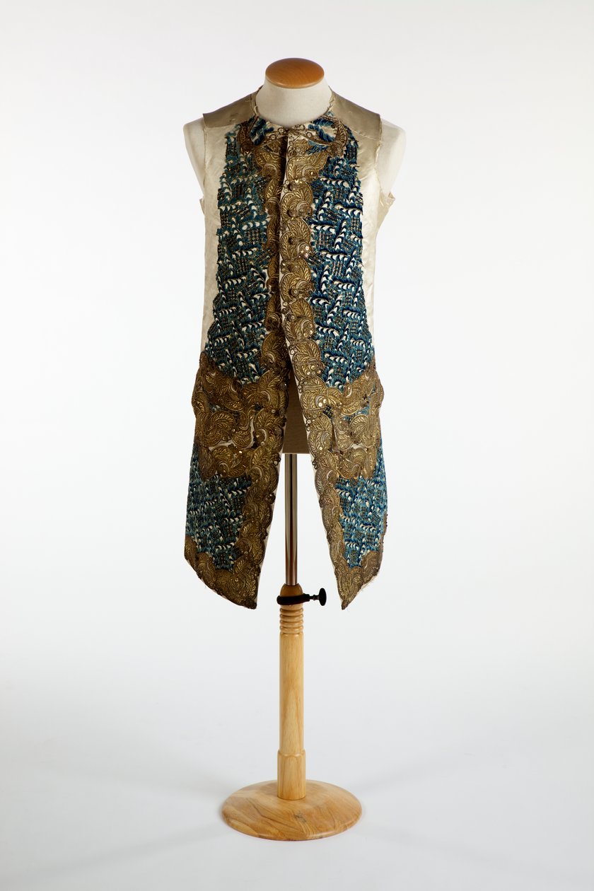 Gilet decorato con filo metallico dorato, ciniglia blu e paillettes, c.1750-70 da European School