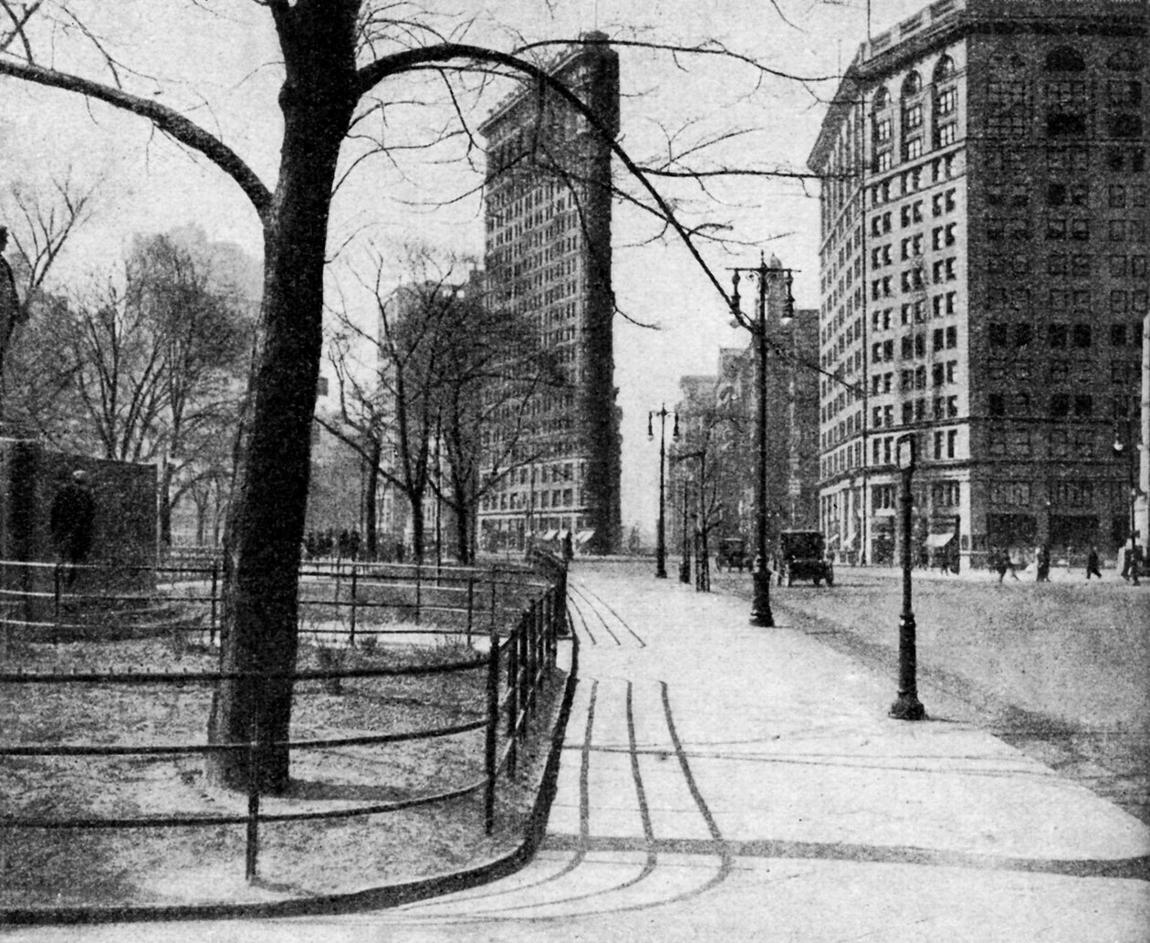 Flatiron Building e Madison Square, New York City, USA, c1930s da Ewing Galloway