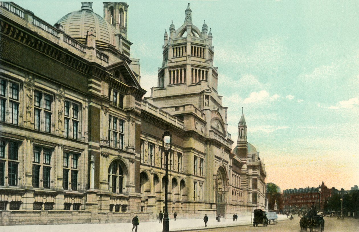 Il Museo Victoria and Albert, c1900 da Eyre and Spottiswoode