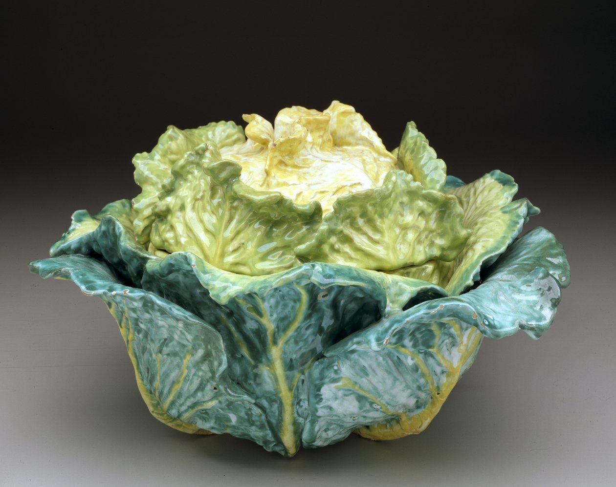 Terrina "Cavolo" con coperchio, c.1755 (maiolica) da Factory Sceaux