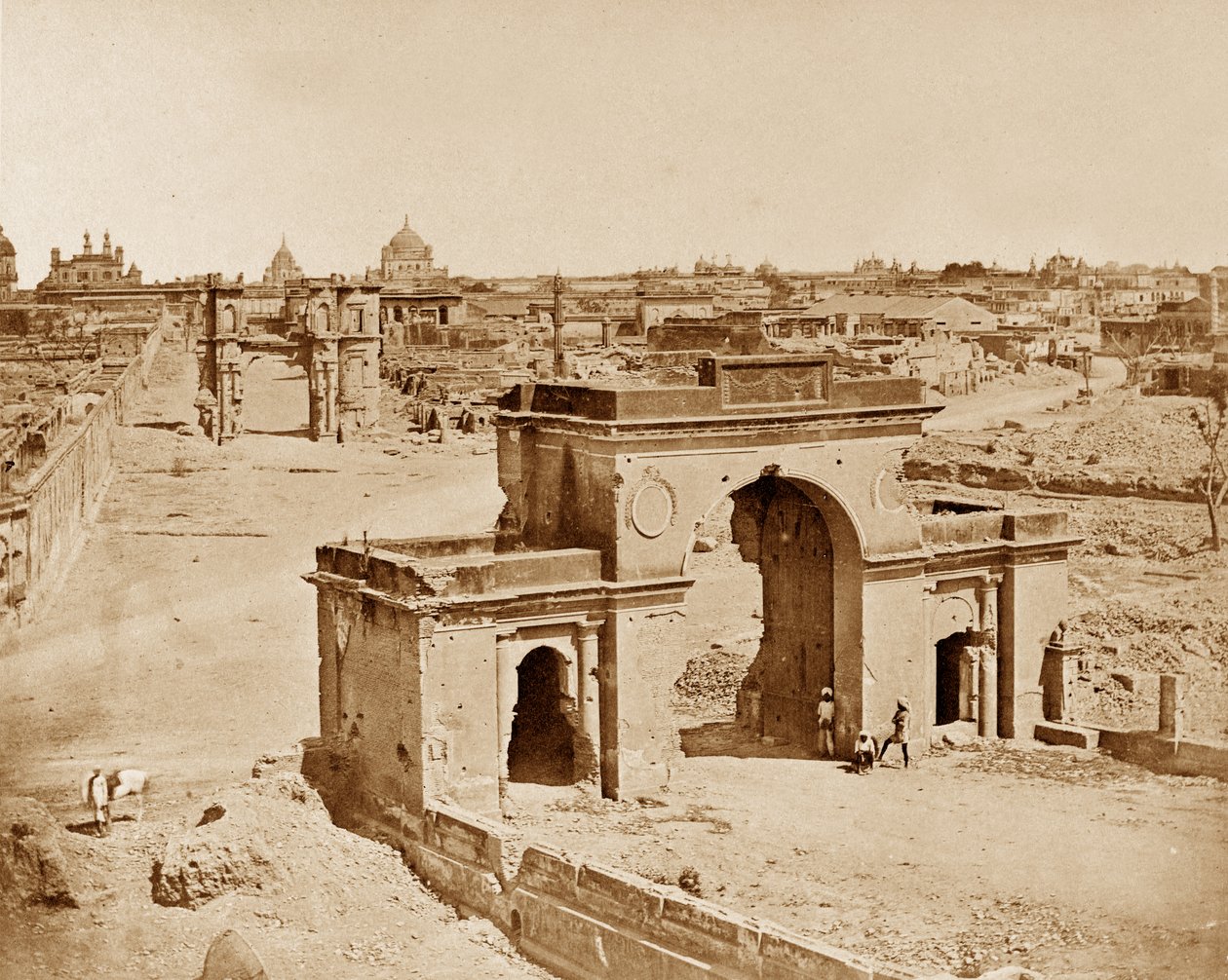 La Porta della Guardia di Bailee, Lucknow da Felice Beato