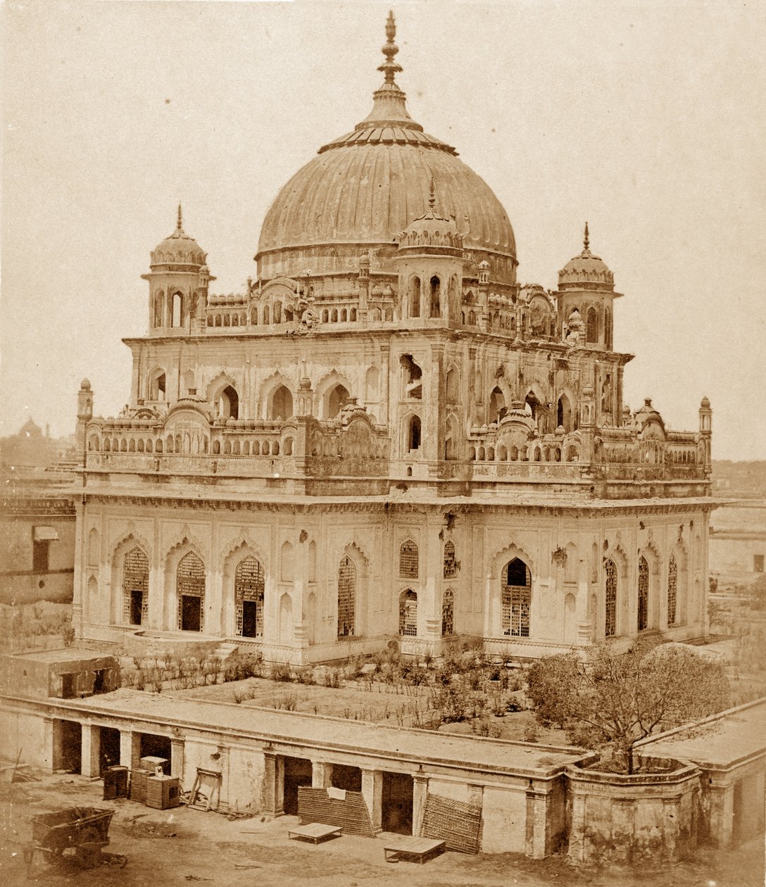 La tomba di Saadat Ali nel Palazzo Kaiserbagh, Lucknow, 1858 da Felice Beato
