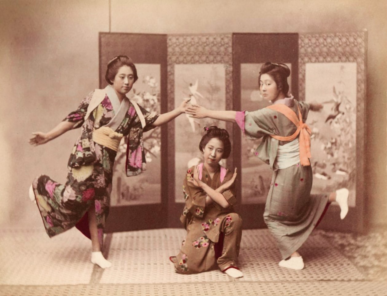 Ragazze che ballano c.1895 da Felice Beato