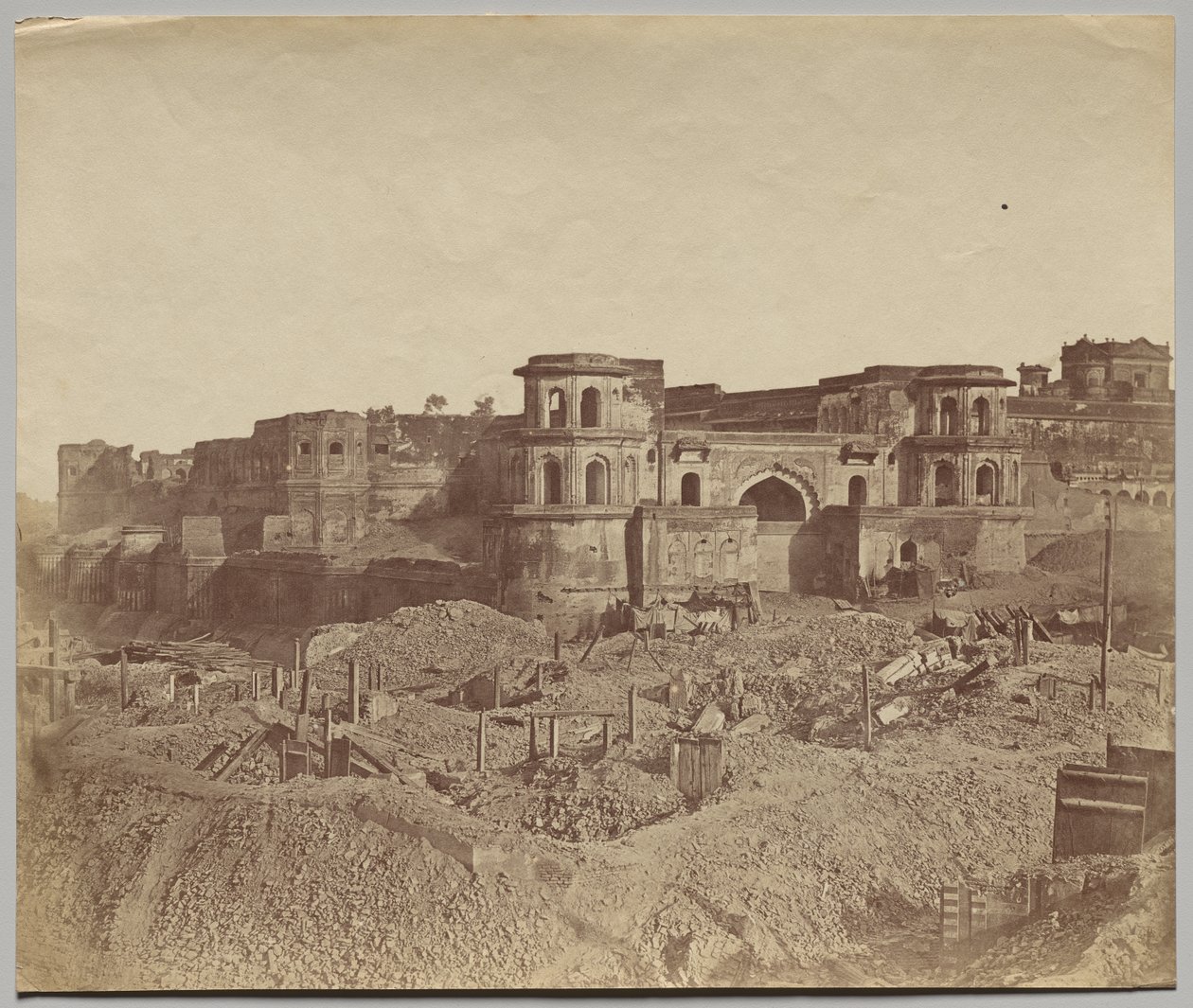 Il Mucha Bawn, o la Vecchia Cittadella di Lucknow da Felice A. Beato