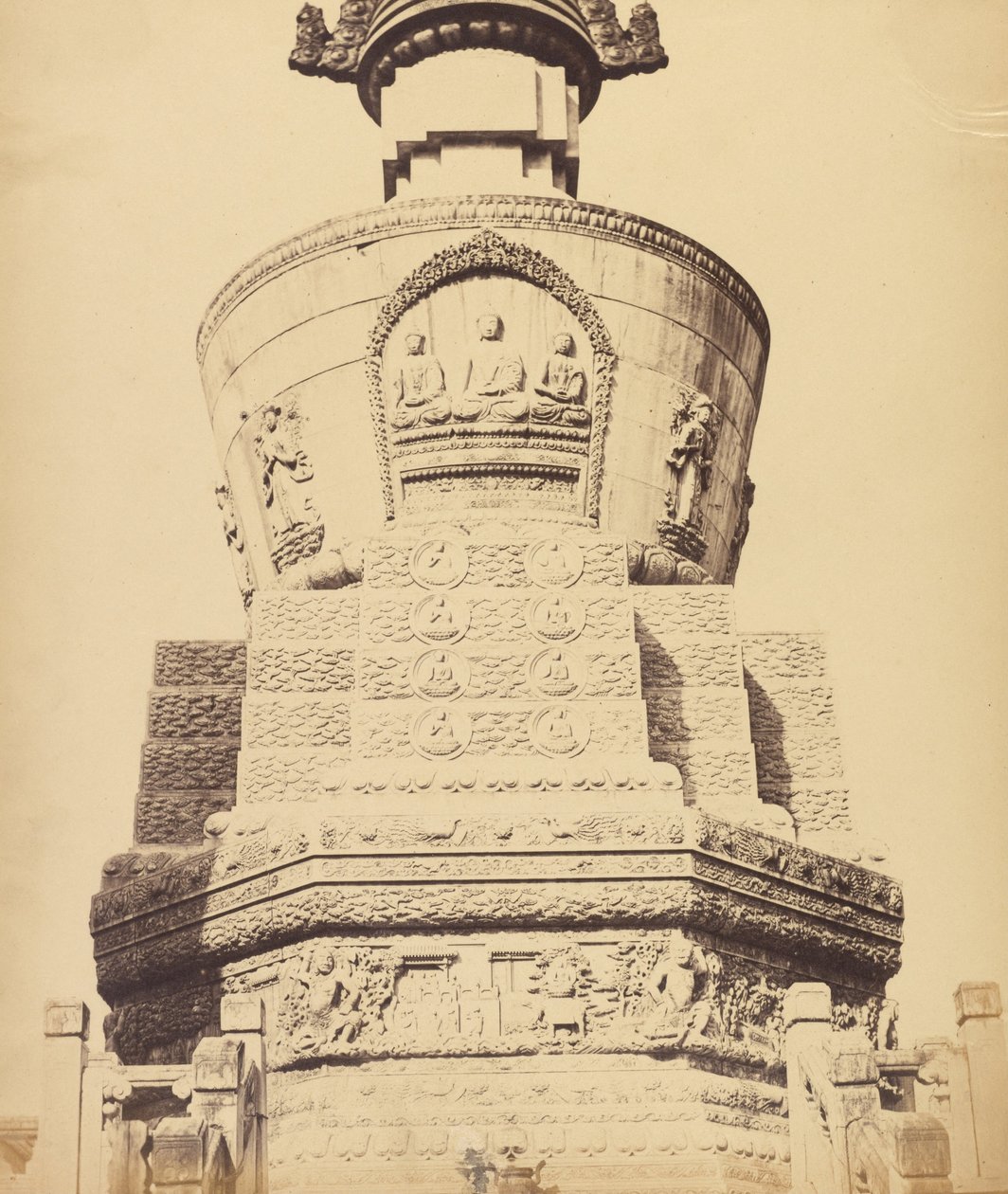 Vista architettonica del Tempio Lama vicino a Pechino, ottobre 1860 da Felice Beato