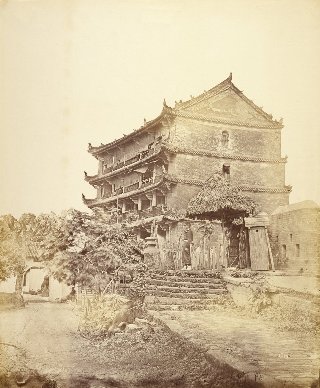 [Pagoda a cinque piani, Canton, Cina]. da Felice Beato