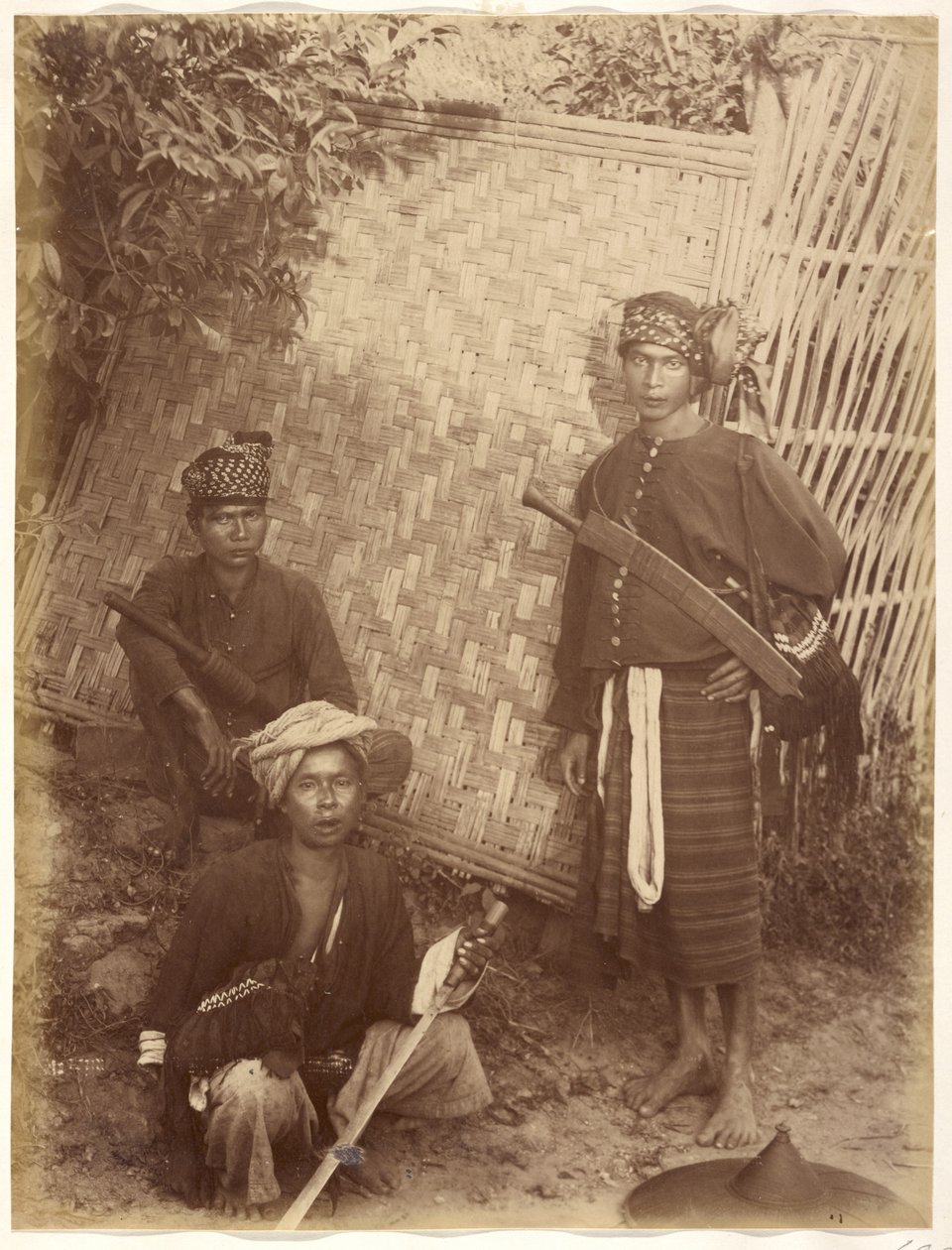 Gruppo di Kachin da Felice Beato