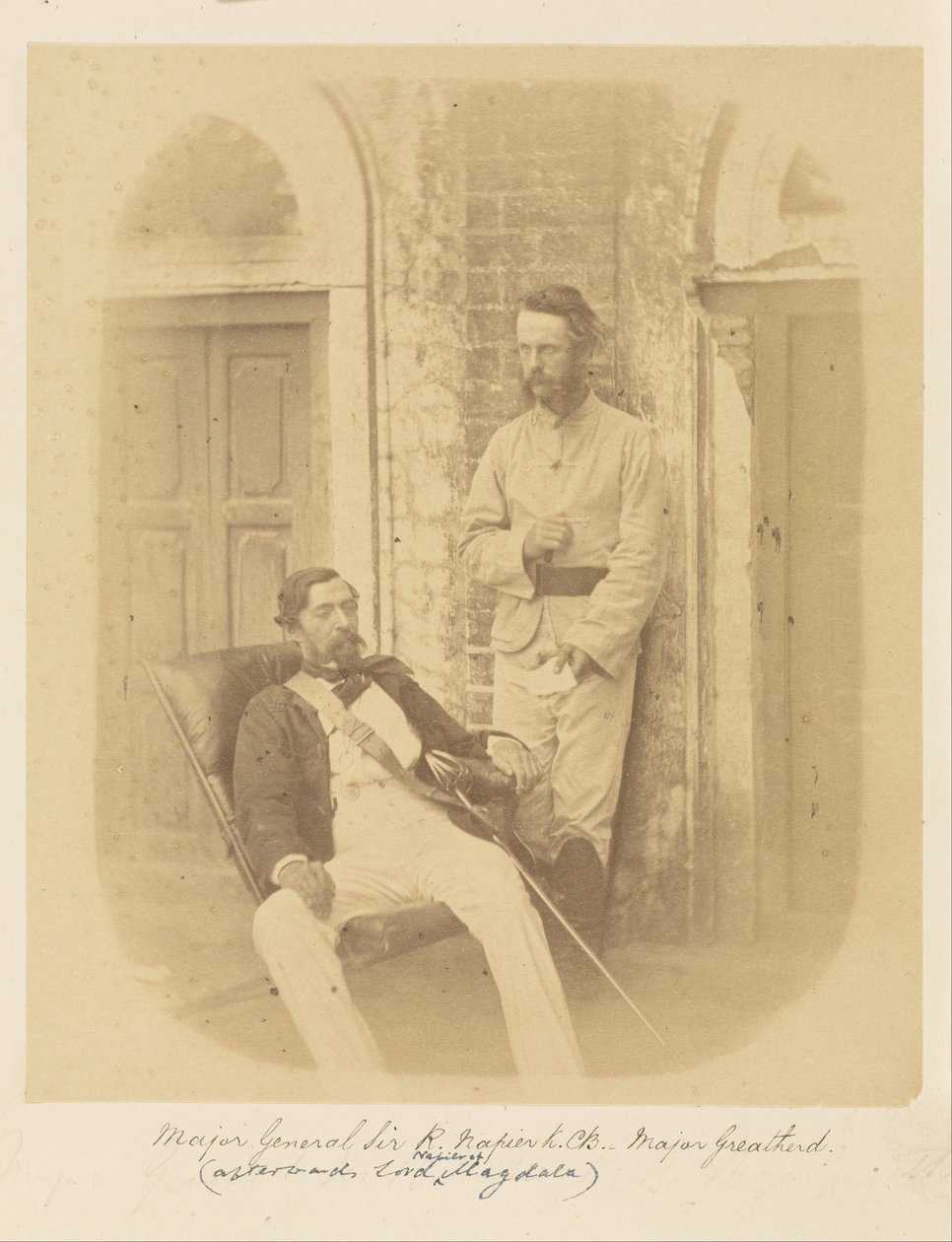 Maggior Generale Sir R. Napier, K.C.B., e Maggiore Greatherd da Felice Beato