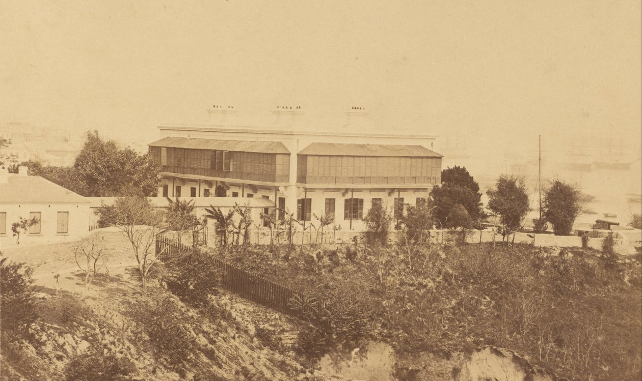 Edificio moderno e vista di Hong Kong da Felice Beato