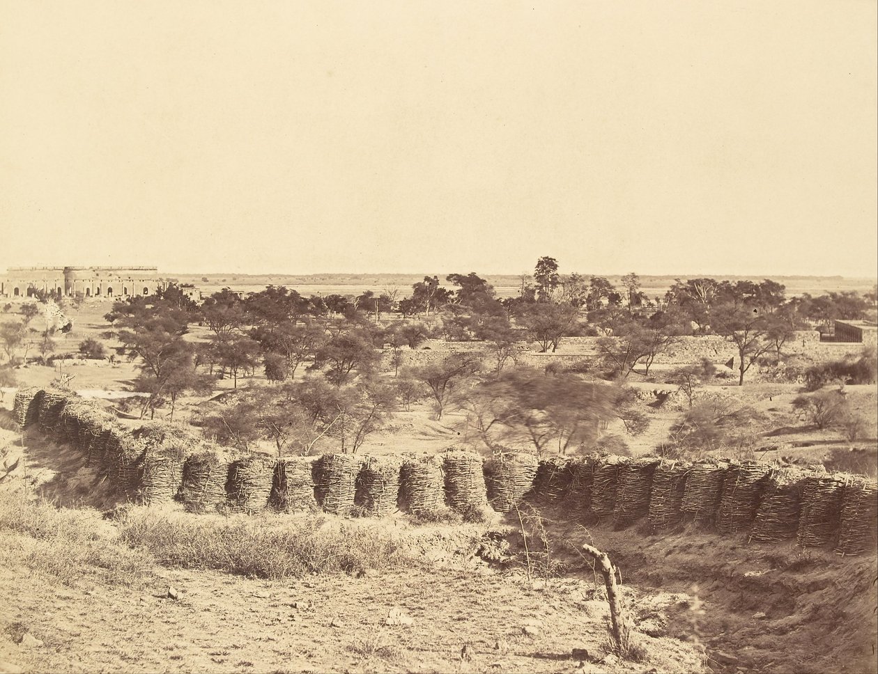 Monte Picquet, con in lontananza la casa e le stalle di Metcalfe da Felice Beato