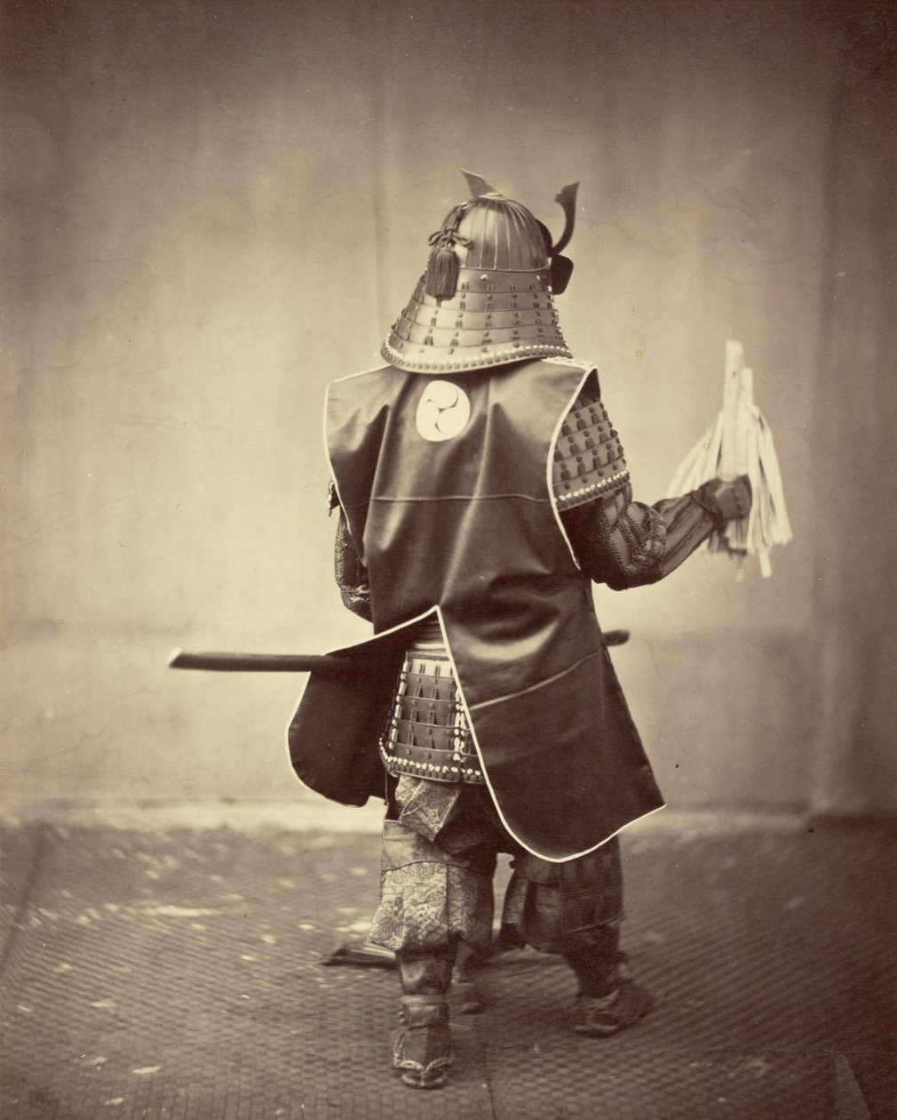 Costume da samurai - Vista posteriore da Felice Beato