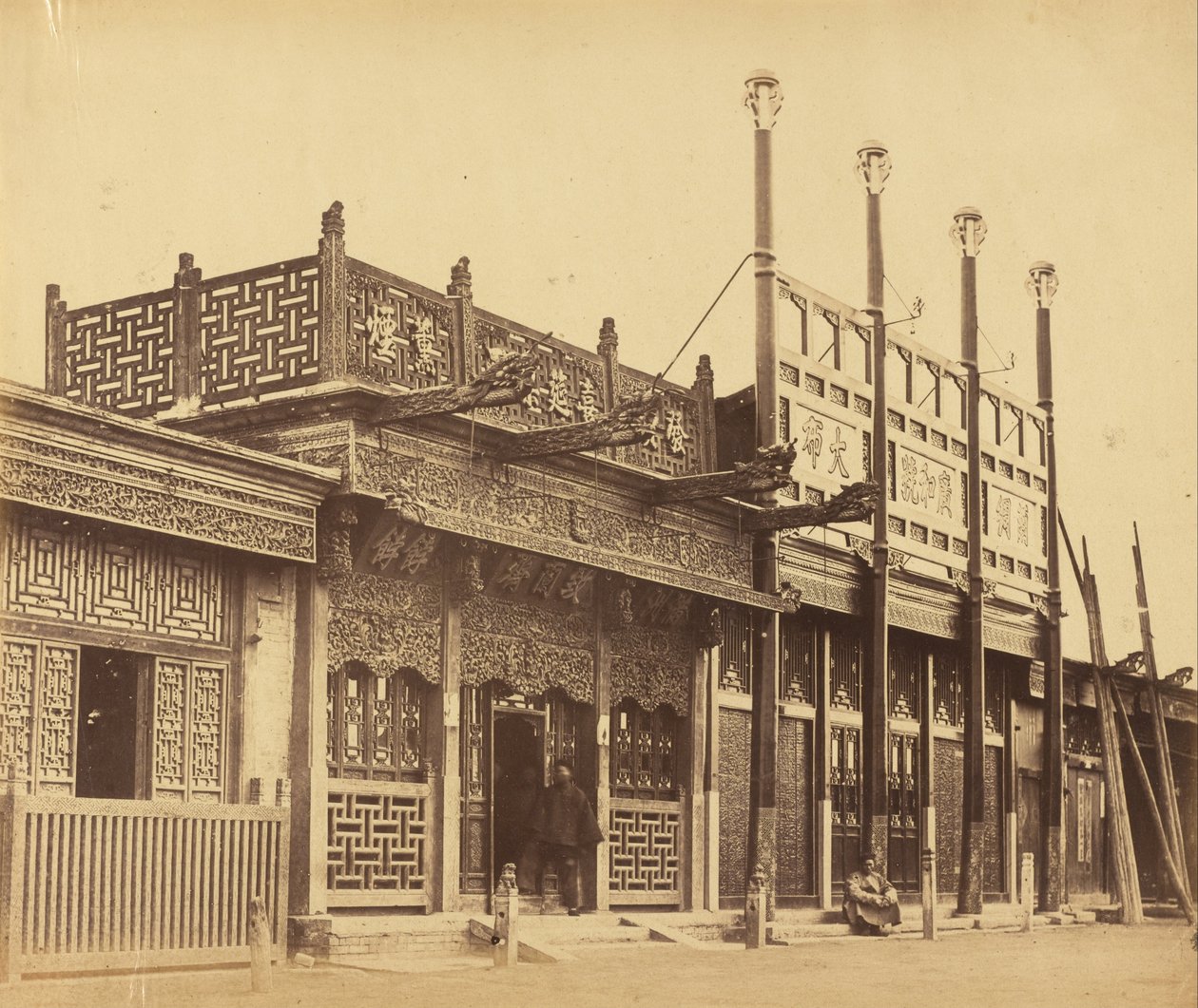 Strada e Negozi nella Città Tartara di Pechino, 29 Ottobre 1860 da Felice Beato